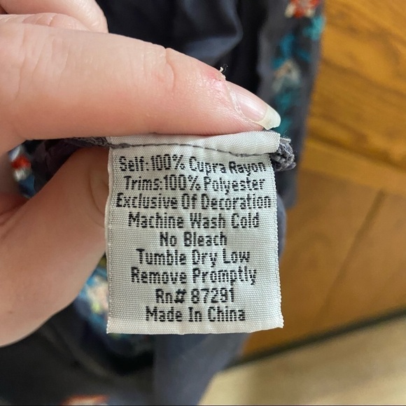 Johnny Was Julie Sunrise Embroidered Blouse Size XS - Picture 10 of 11